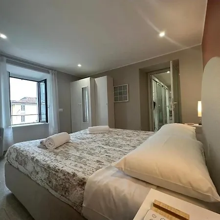 Lejlighed Lake, Lakefront 30m Como