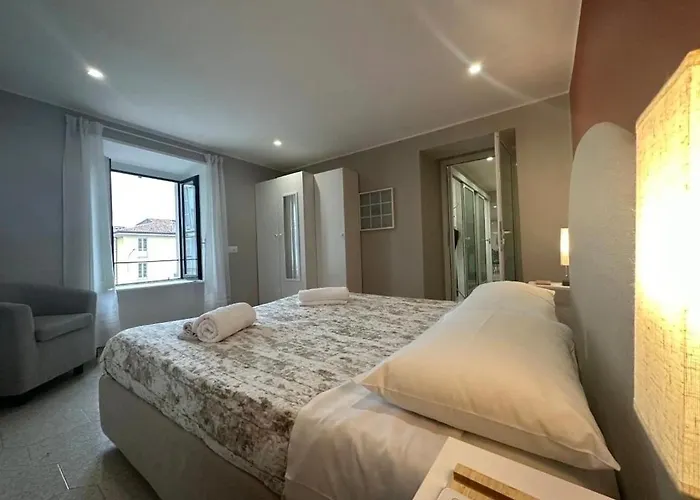 Lejlighed Lake, Lakefront 30m Como