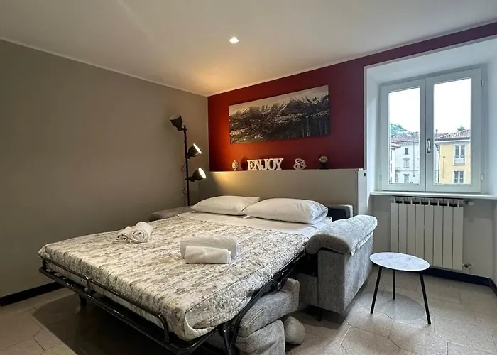 Lake, Lakefront 30m Lejlighed Como